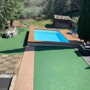 https://le-cypres-saint-mitre-les-remparts.fr-provencehotel.com